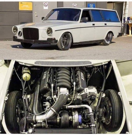 thetyrannosaur: hotrodjunkie:Gotta love a turbo ls in a volvo wagon @kidzbopdeathgrips even i can&rs