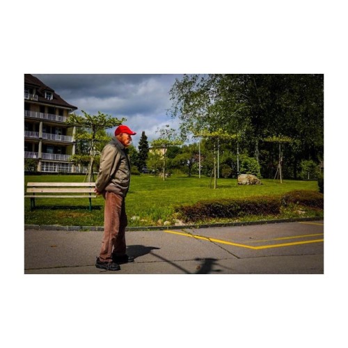 L’HOMME À LA CASQUETTE ROUGE /THE MAN WITH THE RED CAPEben Hezer, LausanneMai / May 2021