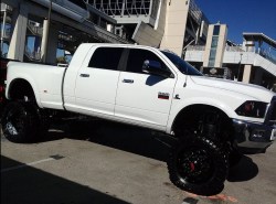 fuckyeahsexytrucks:  Sexy Cummins here!