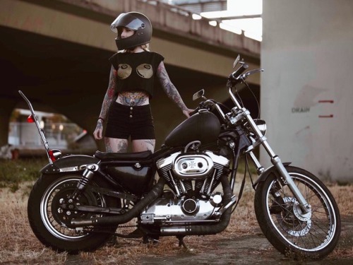 nikkiftw: Ride fast. Love deep. Travel the world Nice! HD wibes make my day! FLHRC&hellip;;-)