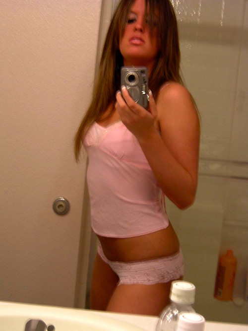 tudessert:  Date with hot girl? visit http://bit.ly/1UetnaY 