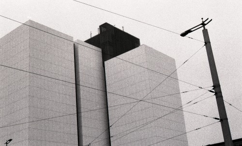 Cast of lines.German National Library, “Magazinturm”. Leipzig, 08/2015, Praktica MTL3, CZJ Pancolar 