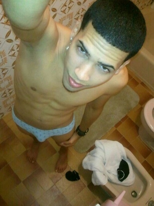 mejor93:  lokito1041:  kakashi2013:  prpornlover:  Macho de Bayamón!   Esta bn macho!!  Rico  Y