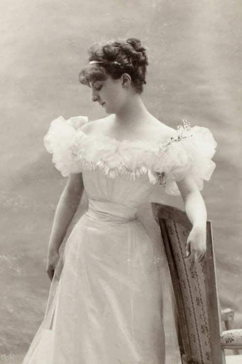 antique-royals:Countess Anna of Noailles