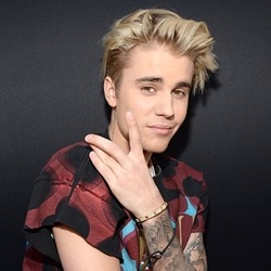 justin bieber icons • credits to @aiiyoursbieber on twitter if using