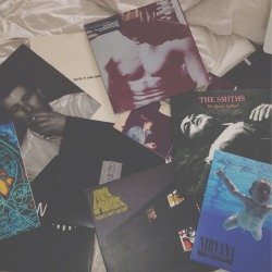 themardyage:  Sext : Come listen to vinyl with me