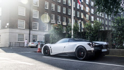 automotivated:  Pagani Huayra (by levivandew97)