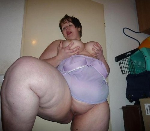 bbwbootycellulite:  Happy 5000!! 👏👏👏👏
