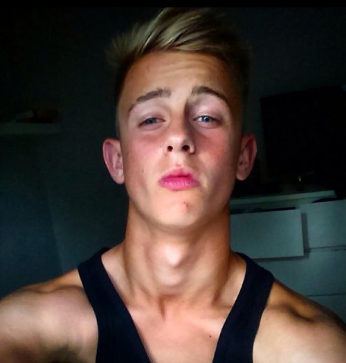 billgreesh:  jackdhallow:  JACKDHALLOW FOLLOW//ASK//SUBMIT  Beautiful guy! 