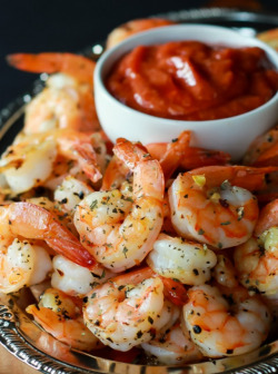 verticalfood:  Garlic Herb Roasted Shrimp with Homemade Cocktail Sauce