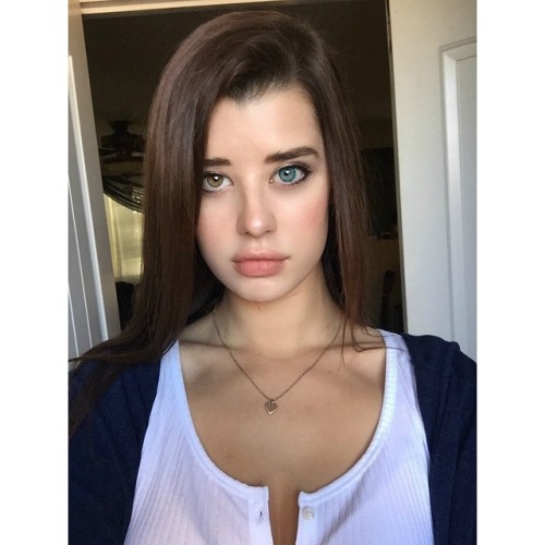 Porn Pics hope-rises-from-the-ashes:  She’s so pretty