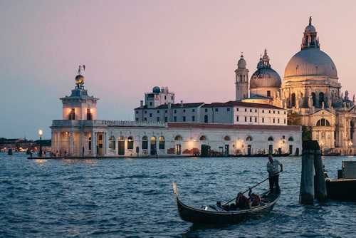 mymodernmet:Gorgeous Short Film Captures the Hidden Magic of Venice