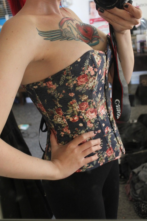l0stkeys:  nakedstandards:  This is the corset i bought for boo, i think it looks