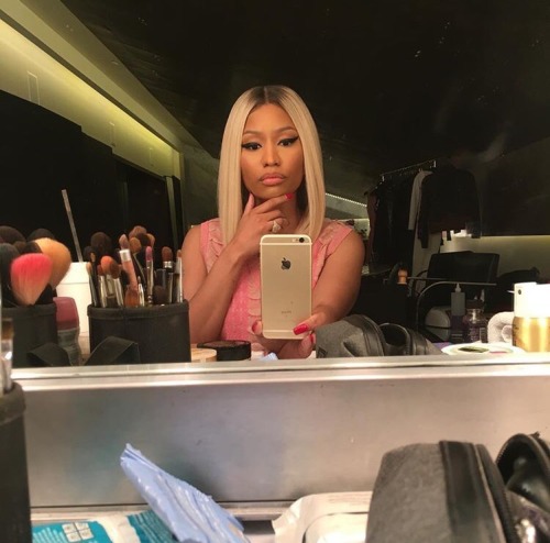 I love her hair like this xxx