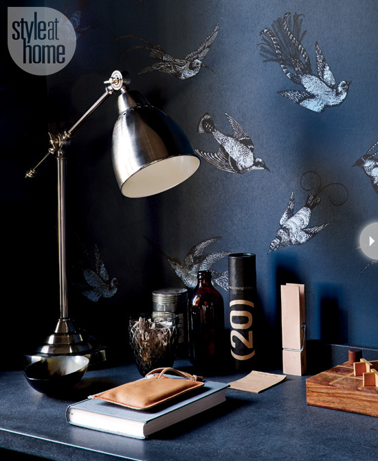 Home office decor: Masculine wallpaper {PHOTO:…