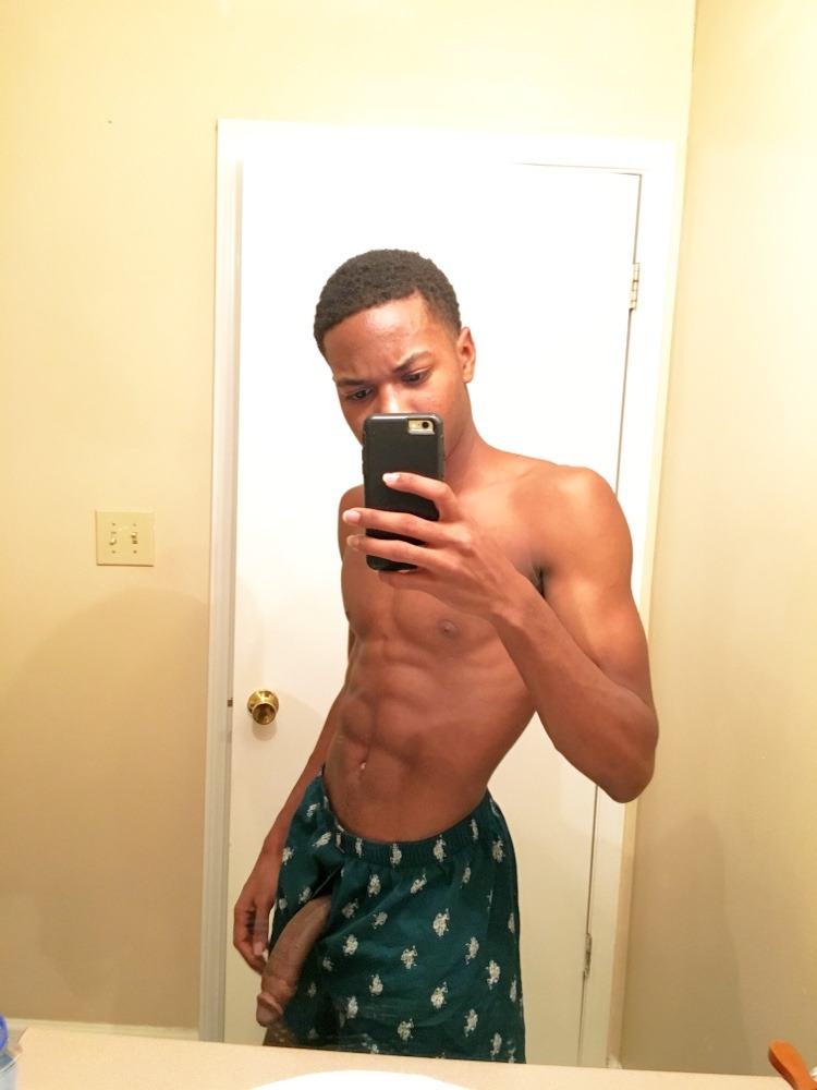 elreyjae:  Bout to catch a body💦😜😉 ( reblog ) IG: thakingjae / Snpchat: