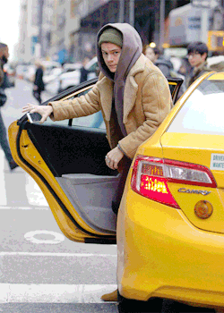 Harrystylesdaily:  Nyc - 12/17 