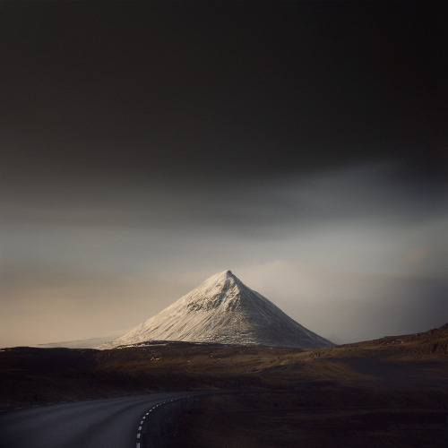 lvndcity: ⁜ Baula mountain by Andy Lee (2014) Iceland 