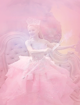 ARIANA GRANDE As GLINDA In WICKED (2024)
