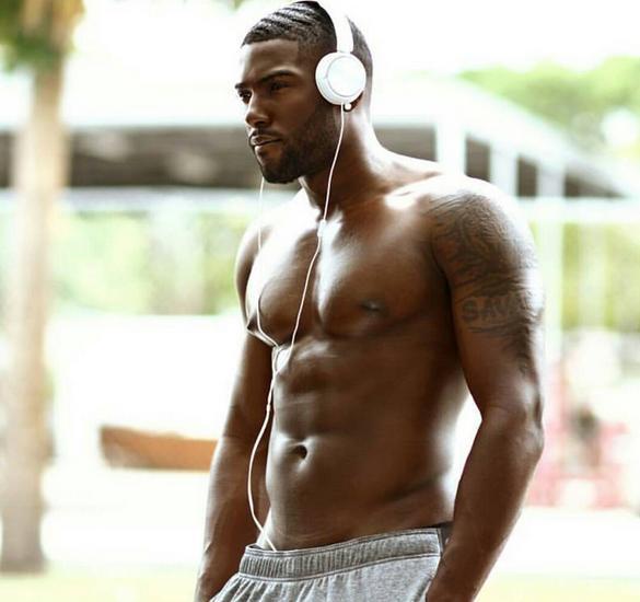 blackandwhiteandwhatever:  Male perfection 
