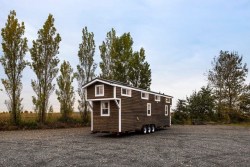 dreamhousetogo:  Custom tiny house by Mint Tiny Homes. Currently for sale