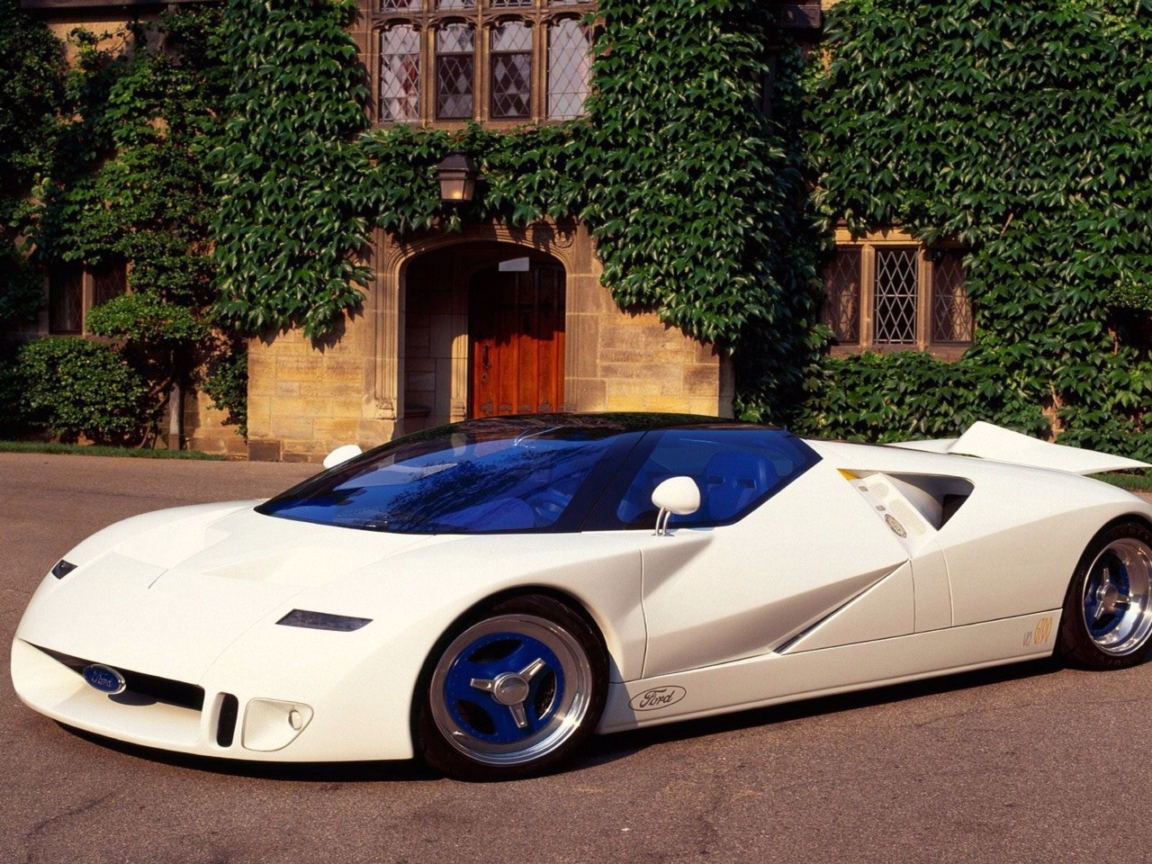 futuramobiles:  1995 Ford GT90
