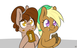 tjpones: yakoshi-draws-ponies:  @tjpones and @jargwellprescott are both turbopoots. Don’t mind the rest of us, just enjoying the show.  How dare  X3