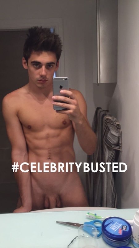 hotfamousmen:  Chris Mears