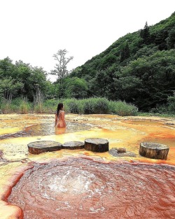 soakingspirit: oguro.keita 秋田県 八九郎温泉「奥々八九郎温泉」天然ジャグジーが最高に気持ち良い野湯。※アクセスや現状等々は他のネットで😁#温泉