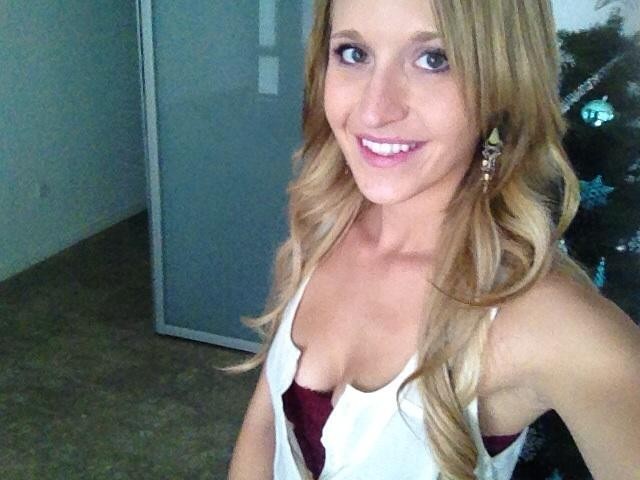 gingerbanks:  Follow my blog for more, and send me an ask to get my free cam details