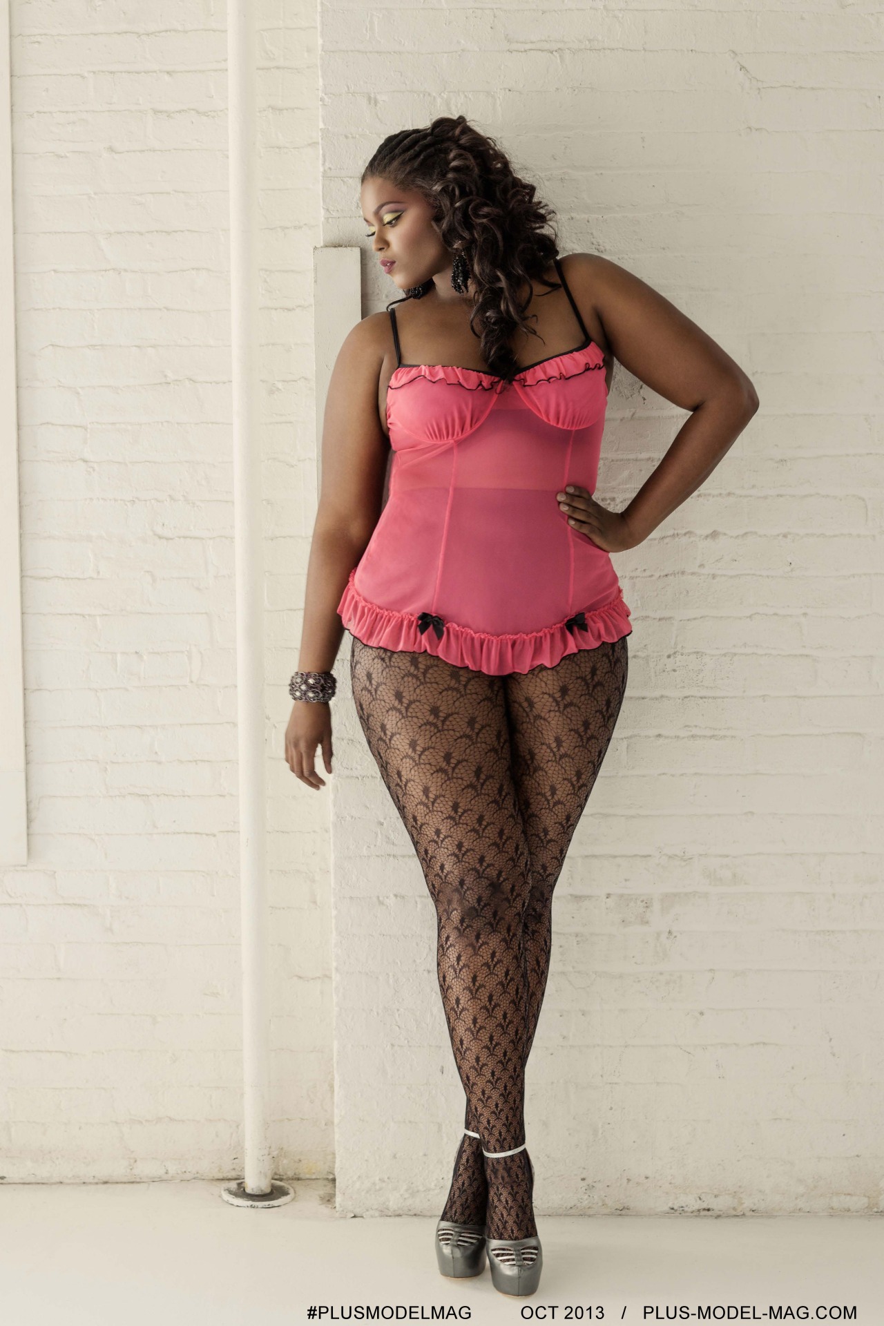 plusmodelmagazine:  Curves are beautiful… plus size models are beautiful. We need