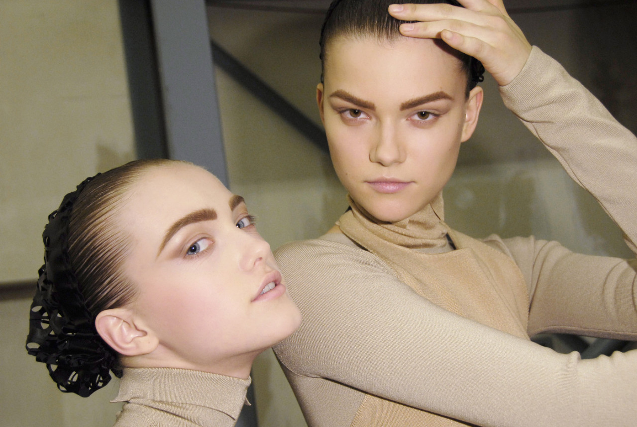nymphmaniac:   vlada roslyakova and kasia struss at prada fall/winter 2008 backstage.