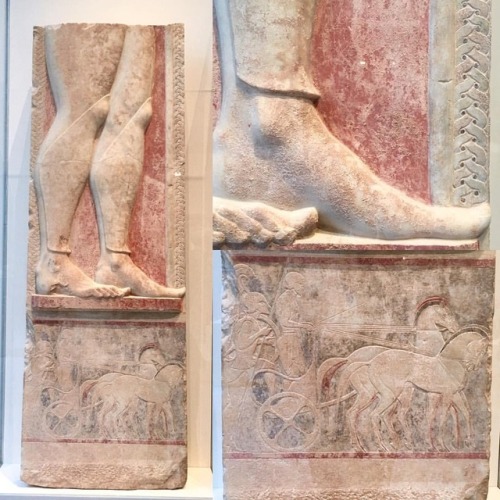 seanpburrus: More polychromy @metmuseum Marble grave stele, 6th c BCE Athens. Red, black, green and 