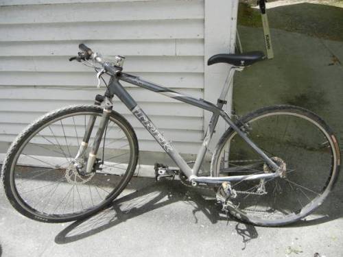 dontbuythisbike: Oh no. “The fork is homemade: it is the steer tube, stem, and dropouts from a suspe