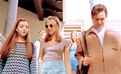 hostileseventeen:buffy the vampire slayer | prophecy girl