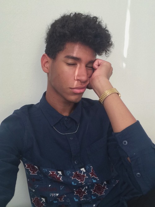 dunkinthesenuts:Is it too late for #BlackOutDay???