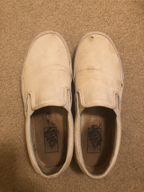 selling these old vans&hellip; been wearing them for a year and a half WITHOUT socks, they&rsquo