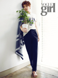  16/10/2014 Sungjong dans l’édition de Novembre du magazine Vogue Girl  