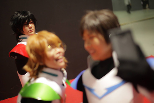 Some shots of my Red Paladin Keith cosplay from AsiaPOP Comicon! With my friends as Pidge and Lance!