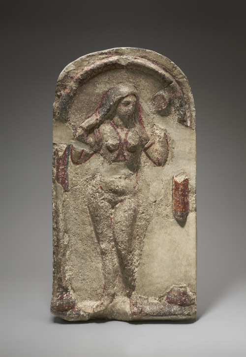 theancientwayoflife:~Relief of Aphrodite in a niche.Date: A.D. ca. 200-256 Medium: LimestoneCulture: