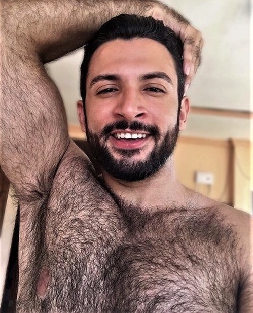 patrick-reloy: adammitchlove: Hottest Hairy Man on Earth. What a sexy hairy chest and hairy pit