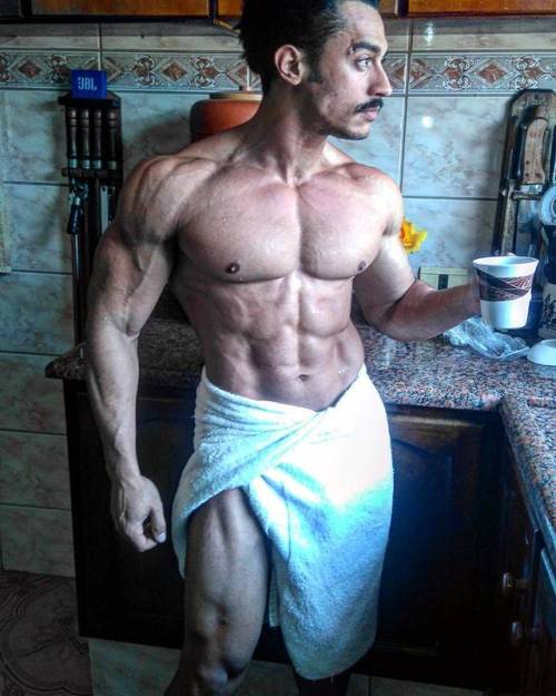 Rippling Defined Muscle!