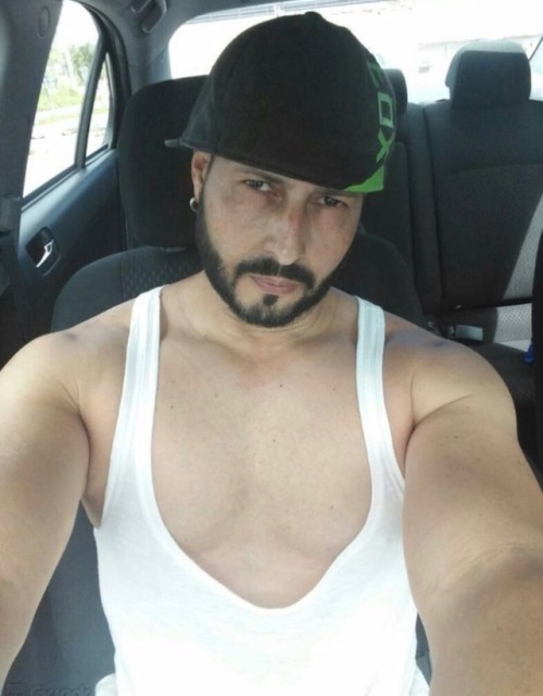 vitto0912:  miraquetvo:  Chico de dorado  Antonio Rodríguez Vega