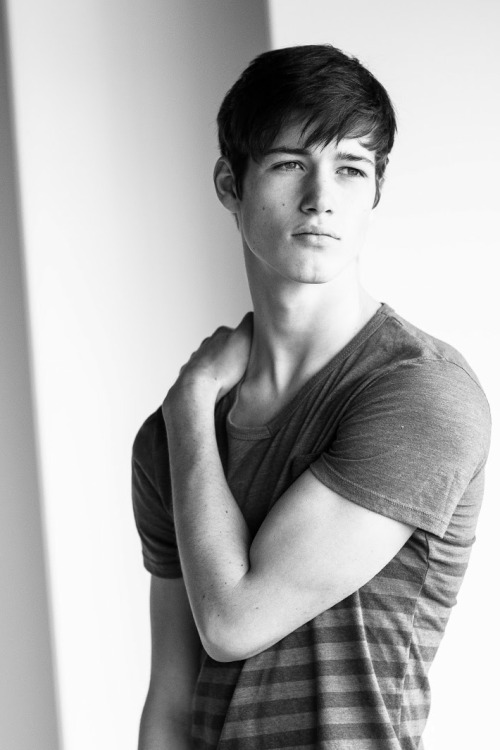 strangeforeignbeauty:  Robbie Beeser by Janick Laurent [ b&w | fave models | 1000+ notes | facebook | twitter | google+ ] 