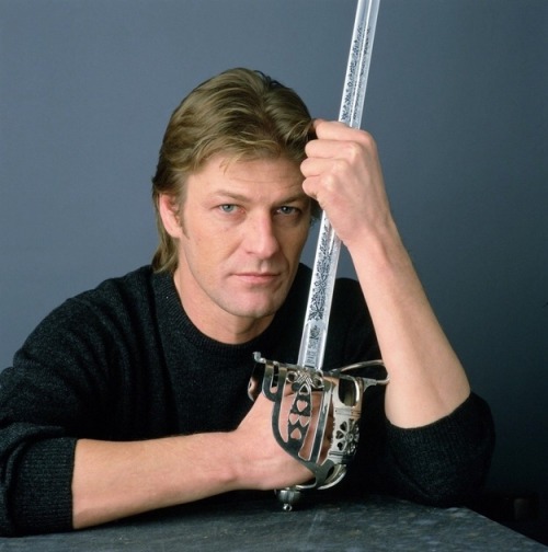 petermorwood:victoriansword:Sean Bean holding a British Pattern 1828 Highland Officer’s Sword.And si