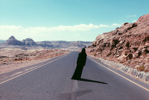 Yumna Al-Arashi: The Hijab as Power: Explorations in Northern Yemenvia lensculture: Al-Arashi, 