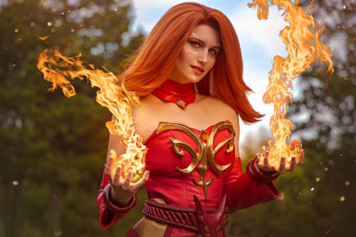 ClaireSea as Lina (Dota)