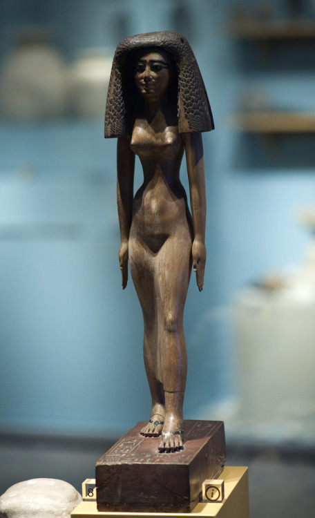 Wooden tomb statuette of Ancient Egyptian priestess Imertnebes;Middle Kingdom,12th dynasty,1991 - 17