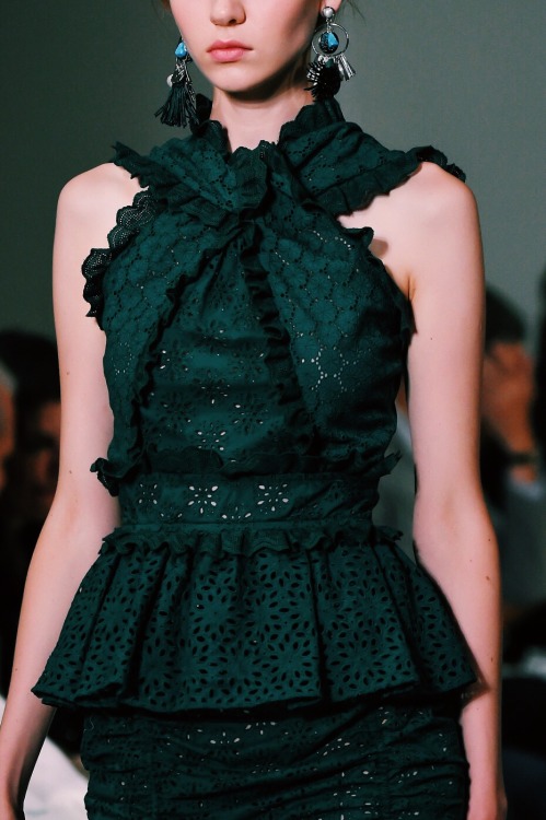 fashionfeude:  Detail at Oscar de la Renta Spring Summer 2016 | NYFW