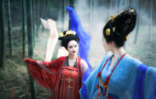 Artistic conception photography: 神女shén nǚ or 仙女 xiān nǚ, immortal beauties living in heavenly realm